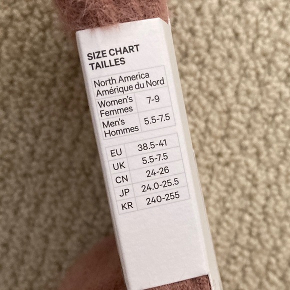 NEW Lululemon Unisex Fuzzy Crew Socks Soft Pink REDC Red Clay Size Medium NWT - Picture 4 of 8